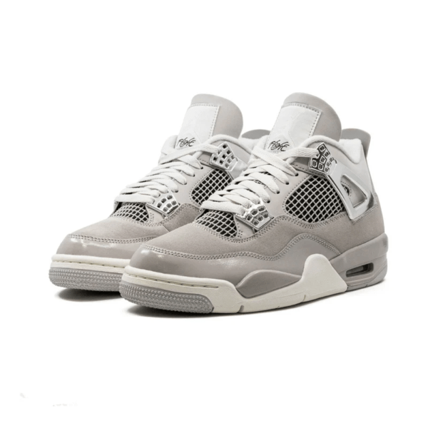 Nike Air Jordan IV